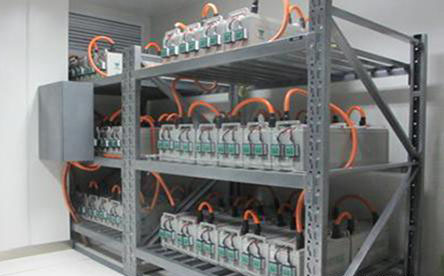如何安裝與更換UPS電源蓄電池？